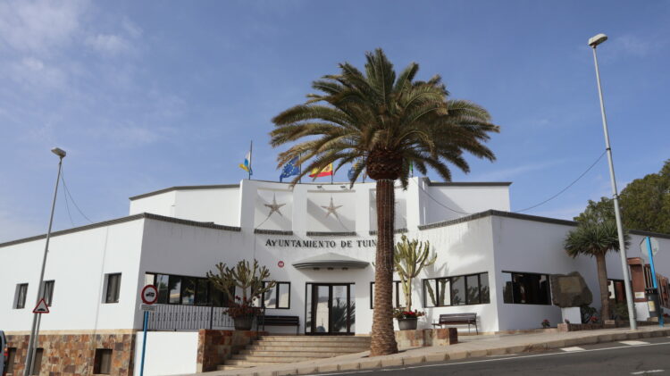 Tuineje actúa ante vertidos puntuales de aguas grises en las marismas