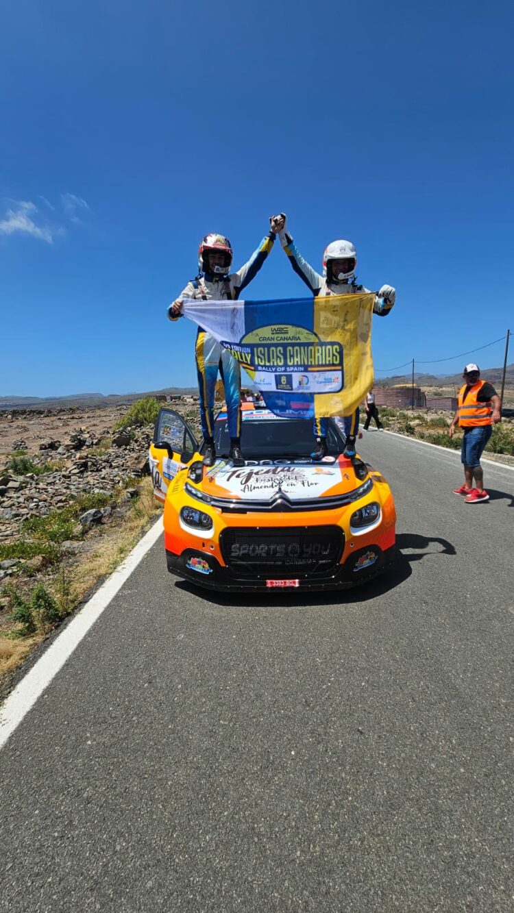 El historial del Mundial de Rallies recoge el nombre del joven copiloto de Antigua Jonathan Hernández