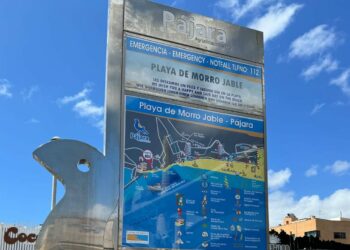 El Ayuntamiento de Pájara incorpora nuevos paneles informativos en las playas con distintivo Bandera Azul