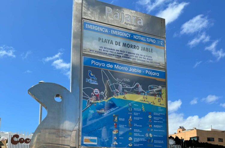 The City Council of Pajara incorporates new information panels on the beaches with Blue Flag badge