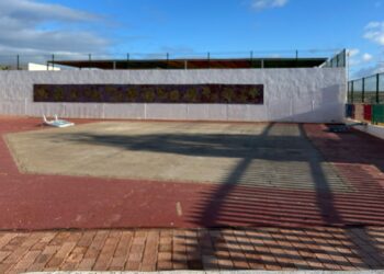 El Ayuntamiento de Pájara renueva el parque infantil junto al CEIP Costa Calma