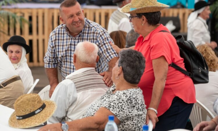 Baile de Cuerdas este domingo en el Centro de Mayores de Antigua