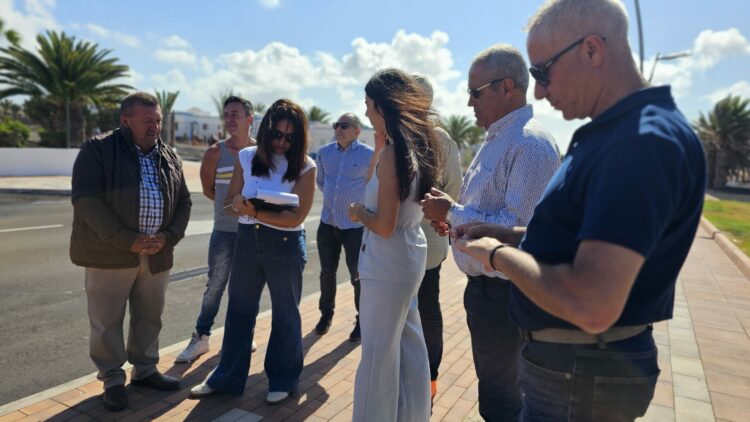 Antigua schließt die vollständige Umgestaltung der Avenida Virgen de la Peña in Caleta de Fuste ab und nimmt sie ab.