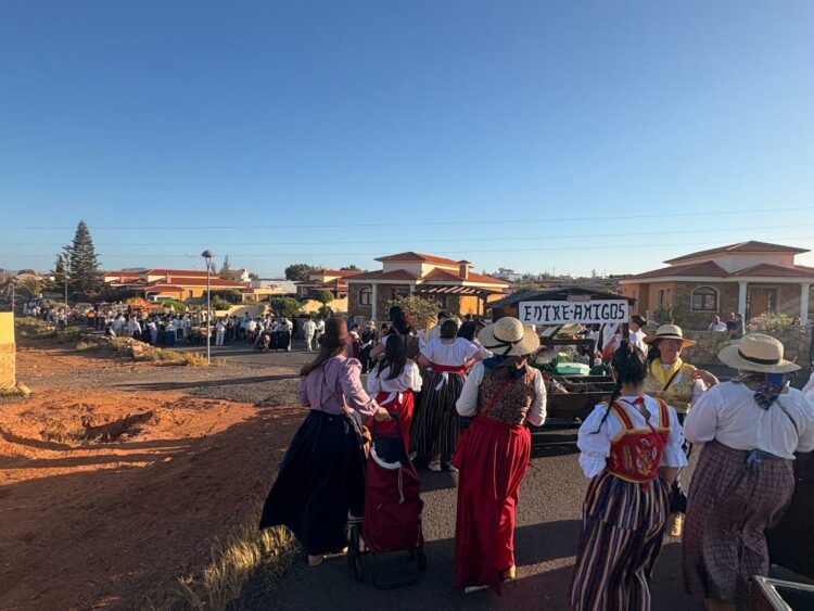 Procesión, Rondallas y Brindis popular finalizan este jueves las Fiestas de Triquivijate