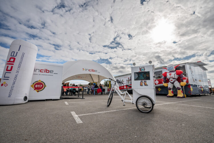 Pájara acoge el roadshow de INCIBE para promover la ciberseguridad