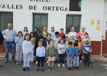 Estrellas del Cine Fantasía en la Escuela Unitaria Valles de Ortega