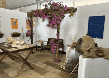 Tuineje hebt den Wert des Holzofens auf der Handwerksmesse der Insel hervor