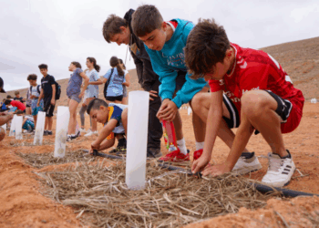 La Oliva impulsa una iniciativa que da a conocer los oficios del sector primario