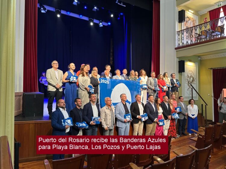 Puerto del Rosario recibe las Banderas Azules para Playa Blanca, Los Pozos y Puerto Lajas