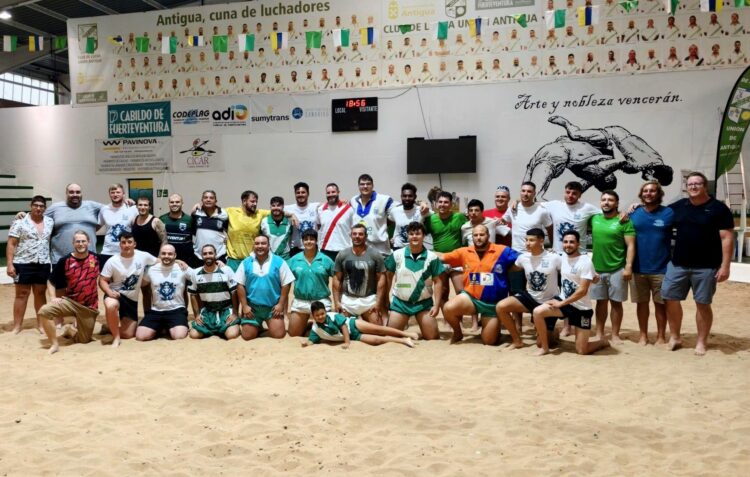 Canary Islands rugby and wrestling champions push together in Antigua