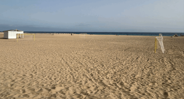 El Ayuntamiento de Pájara completa la zona de ocio deportivo en la playa del Matorral