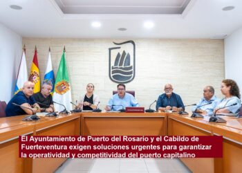 The City Council of Puerto del Rosario and the Cabildo of Fuerteventura demand urgent solutions to guarantee the operability and competitiveness of the capital’s port.