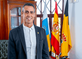 Isaí Blanco aclara que el proyecto del sendero peatonal de Corralejo se ejecutó con informes técnicos favorables y competencias delegadas