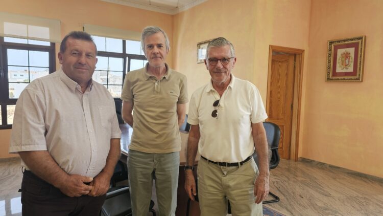 Con el respaldo de Antigua el Colegio de Médicos sostiene ante Sanidad que el Hospital Insular se denomine Guillermo Sánchez Velázquez