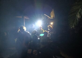 La Passeggiata notturna di Antigua sorprende con la narrazione drammatizzata di storie che hanno avuto luogo sul sentiero anni fa.