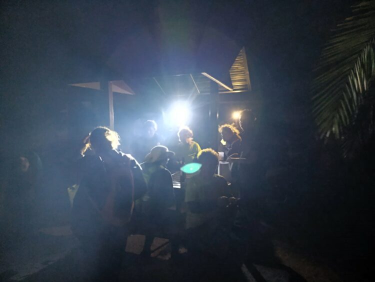 La Caminata Nocturna de Antigua sorprende con narración teatralizada de historias acaecidas en el camino años atrás