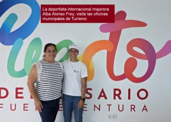 The international sportswoman from Majorca, Alba Alonso Frey, visits the municipal offices of Tourism.