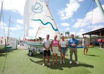 El Cabildo de Fuerteventura bautiza el primer barco-escuela de vela latina