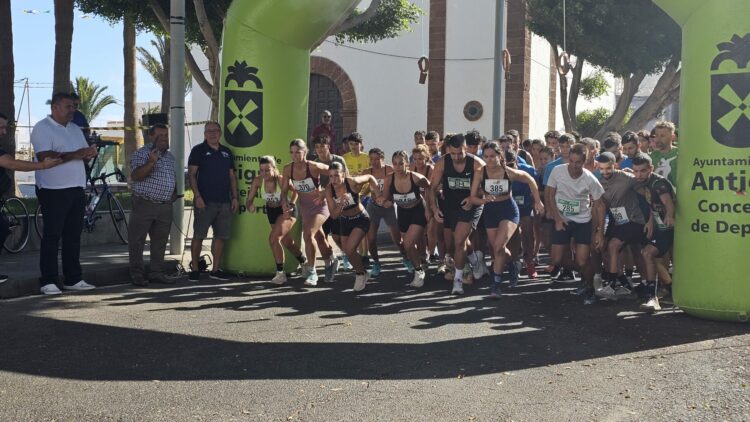 En la Antigua Xtreme Race los deportistas se superan riéndose del sufrimiento