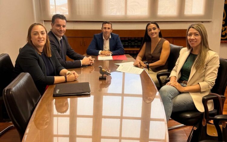 El Ayuntamiento de Pájara y Princess Hotels Canarias firman el primer convenio de la isla para el apoyo y la inserción laboral de víctimas de violenci…