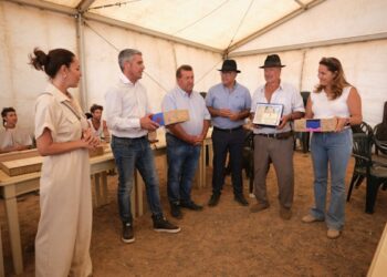 Cabildo y Gobierno de Canarias reconocen los cincuenta años de Vicente Hernández como comisionado de Betancuria