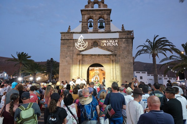 Celebrada la tradicional Ofrenda de Nuestra Señora de La Peña