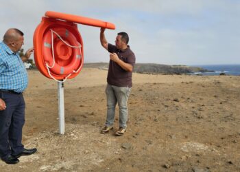 Antigua inicia un Plan de reposición y mejora de más de una veintena de Aros Salvavidas en costa