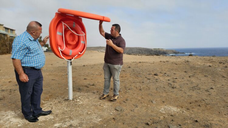 Antigua inicia un Plan de reposición y mejora de más de una veintena de Aros Salvavidas en costa