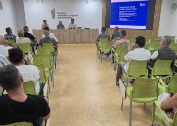 El sector vitivinícola majorero se informa sobre las medidas frente a la filoxera de la vid