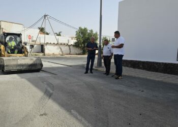 Finalizados los arreglos en el asfalto de la calle Manuel Sánchez Évora hacia La Corte