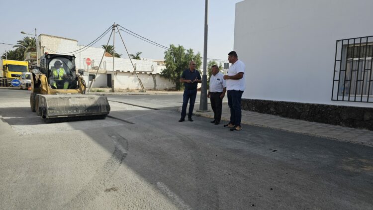 Finalizados los arreglos en el asfalto de la calle Manuel Sánchez Évora hacia La Corte