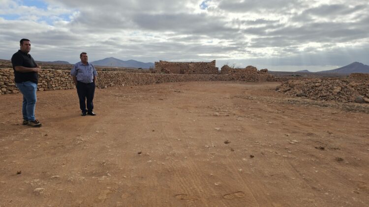 El Ayuntamiento reconstruye el centenario Corral del Concejo de Antigua