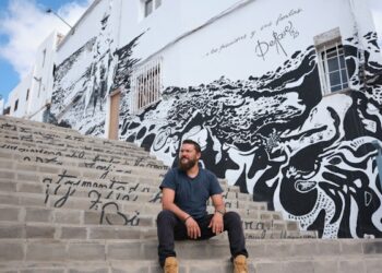 El PSTD ‘Fuerte por Naturaleza’ restaura el mural ‘El Viejo Pescador’ de Puerto del Rosario