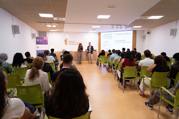 Los Desayunos Tecnológicos presentan casos de éxito en el uso del marketing digital