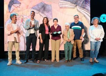 La Feria del Libro entrega el premio Alexis Ravelo a Asociación Cultural Raíz del Pueblo