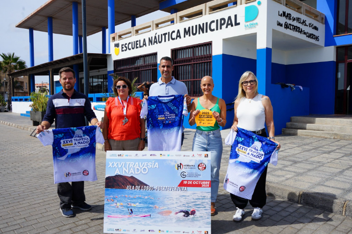 Los nadadores vuelven a conquistar las aguas de la Travesía a Nado Isla de Lobos – Fuerteventura en su XXVI edición