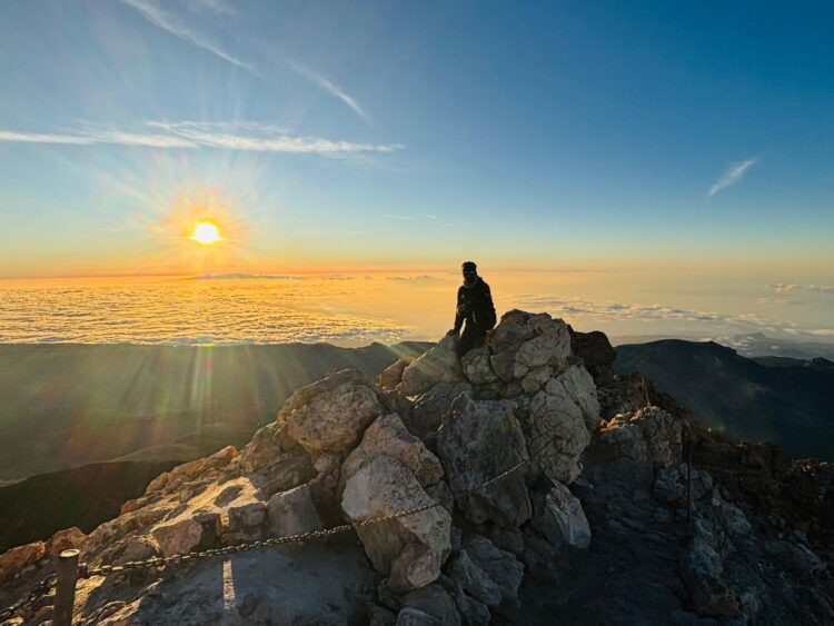 Armando Marco Placeres, el internacional y destacado alpinista de Antigua sube la cumbre del Teide