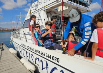 Más de una treintena de pequeños y pequeñas marineras participaron en el XX Torneo de Pesca Infantil El Castillo