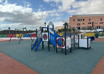 Finaliza la remodelación del parque infantil de Costa Calma