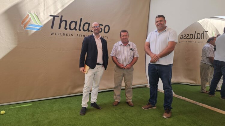 Ayuntamiento y Barceló Fuerteventura Mar acuerdan el uso municipal de las instalaciones deportivas del resort