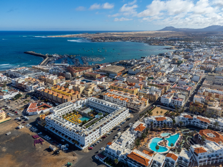 La Oliva cede suelo a la Consejería de Educación del Gobierno de Canarias para la construcción de un tercer instituto en el municipio