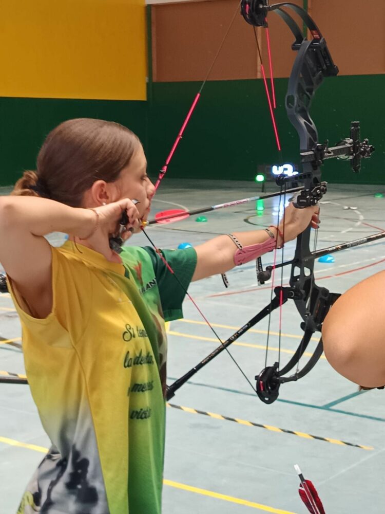 La arquera Florizoone del Club San Crispín se sitúa séptima en el ranking internacional