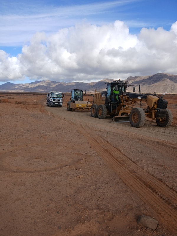 El tren de recebe se despliega entre Tesjuate y Goroy rumbo a El Matorral