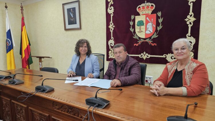 El Ayuntamiento beca con 6.000 euros a estudiantes adultos de Antigua a Ecca.edu