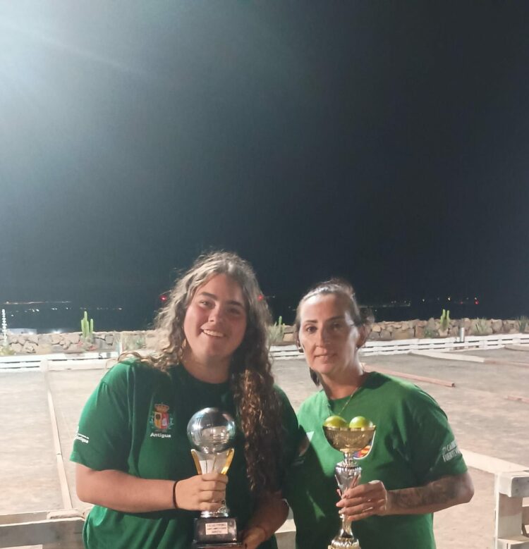 Las féminas Cacharras de Antigua ganan el último torneo celebrado de Bola Canaria