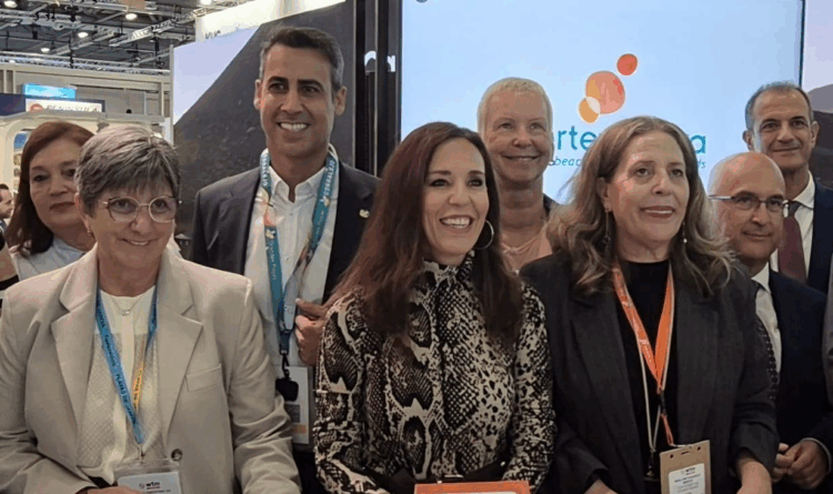 El Ayuntamiento de Pájara promociona las playas de Jandía en Londres durante la World Travel Market 2025