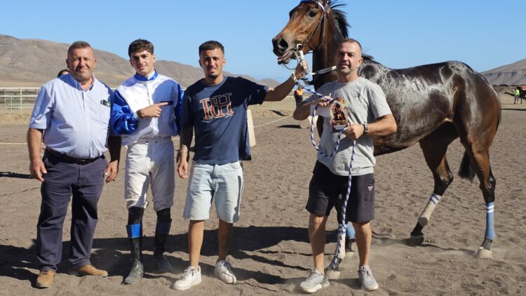 Preciosas y emocionantes carreras de caballos las vividas en el Interinsular Juan Sánchez