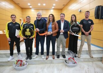 Cabildo, Gobierno de Canarias y Ayuntamiento de Puerto del Rosario reciben a las campeonas nacionales de boxeo