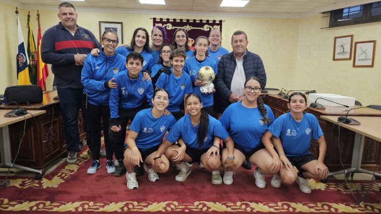 Las futbolistas de la roja ganan la Nations League y las del Balompédica de Antigua ganan Fuerteventura