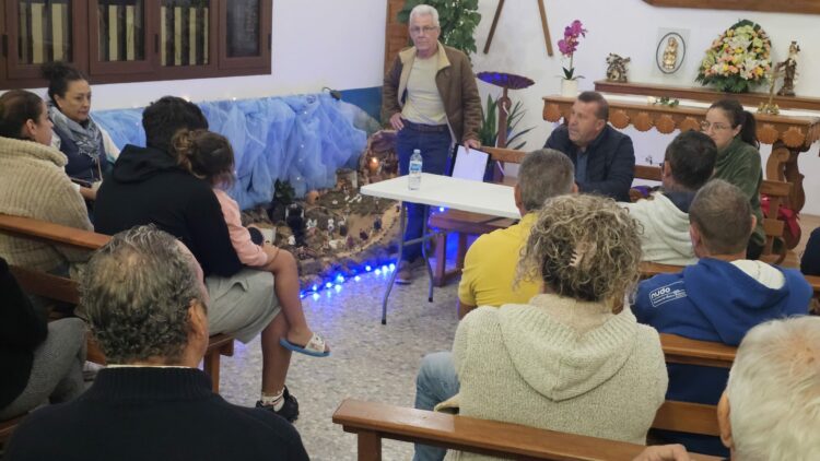 El Ayuntamiento trabaja con los vecinos de Salinas del Carmen en el objetivo de mejorar y embellecer el pueblo